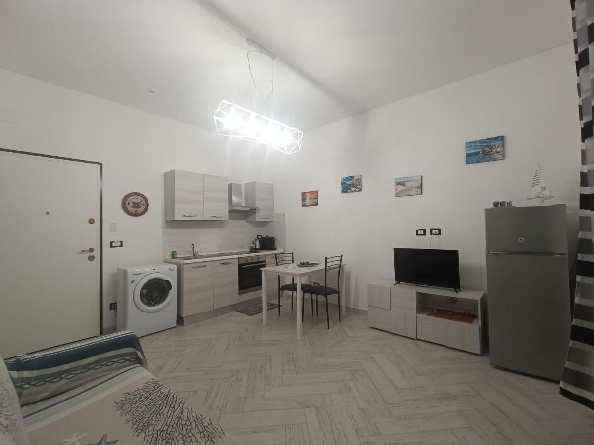 Casa Vacanze Via Nizza 57 Zinola-Wifi Savona Exterior photo